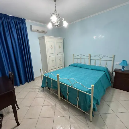 Lia Cilento לינה וארוחת בוקר 3*