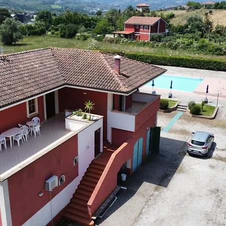 Lia Cilento לינה וארוחת בוקר 3*